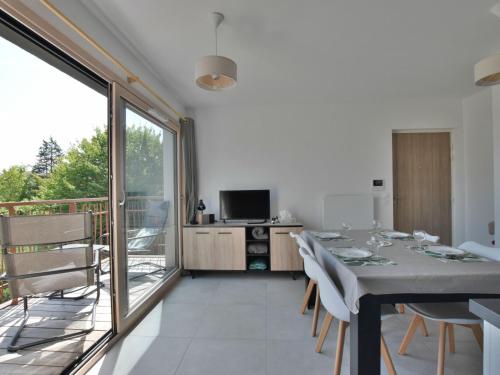 TV a/nebo společenská místnost v ubytování Grand studio à Thonon, près du lac avec parking - FR-1-498-118