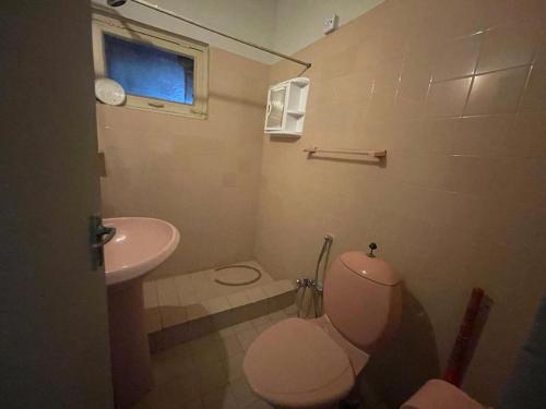 Bany a Ayyan Cottage E 11