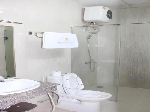 Et badeværelse på My Hoa 2 Hotel