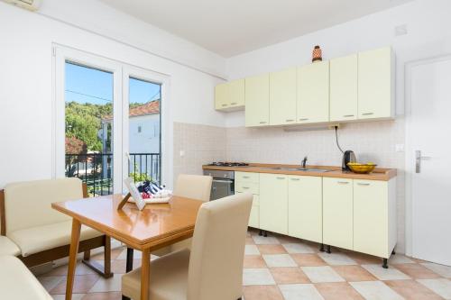 Seaside holiday house Slatine, Ciovo - 16343