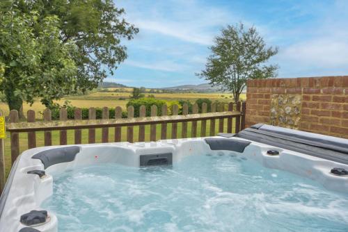 Foto dalla galleria di Timberley Farm by Group Retreats a Pulborough