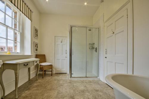 Ένα μπάνιο στο Timberley Farm by Group Retreats
