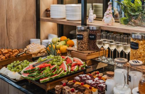 Comida en o cerca de este apartahotel