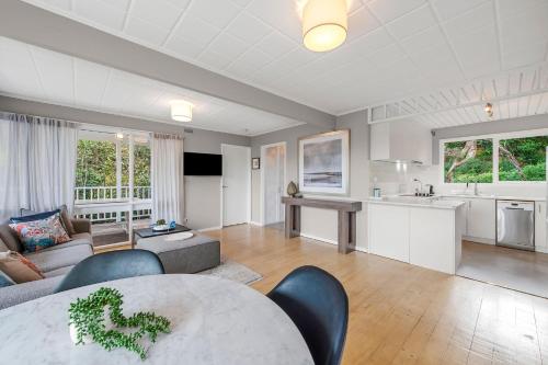 Kuchyň nebo kuchyňský kout v ubytování Boutique Costal Retreat in Blairgowrie