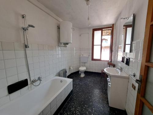 Ванная комната в BROWN DOLOMYTE Apartment