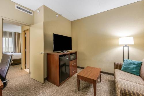 Gallery image of Comfort Suites Chicago O'Hare Airport in Schiller Park