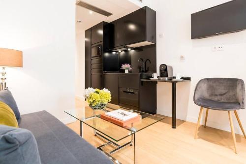 NEW APT PUERTA DE ALCALA RETIRO PARK