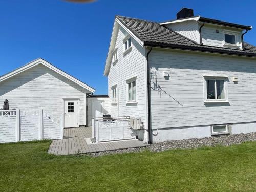 Billede fra billedgalleriet på 4 person holiday home in Borhaug i Borhaug