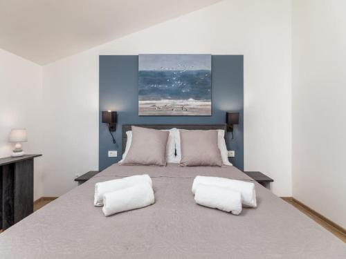 Apartment in Valbandon near Beach & Pool
