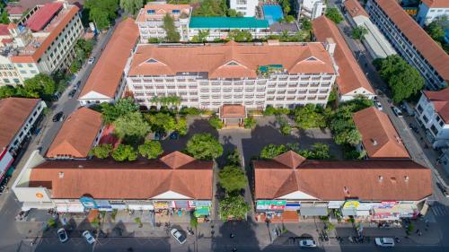 an overhead view of a campus with buildings at Hotel Somadevi Angkor Resort & Spa in Siem Reap