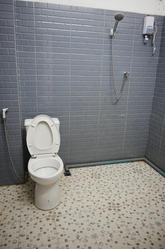 Bilik mandi di The Witcher Hostel