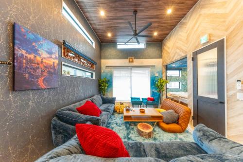 3-minute walk from Nishi-Shinjuku Station 100square meters Entire Private House 4LDK
