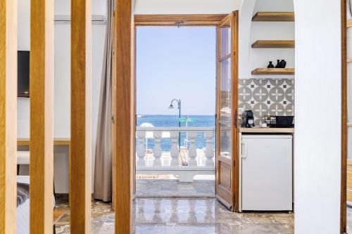 Η κουζίνα ή μικρή κουζίνα στο Villa Apostolis Studios