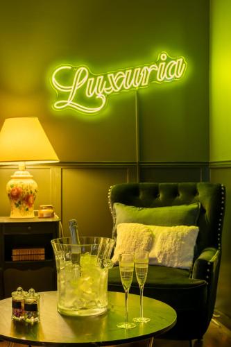 Love room - Luxuria Avignon photo 8