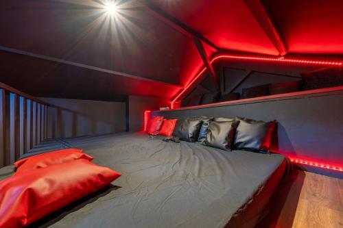 Love room - Luxuria Avignon photo 3
