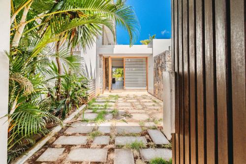 Taman di luar Villa Numa - Exclusive Seaside Escape