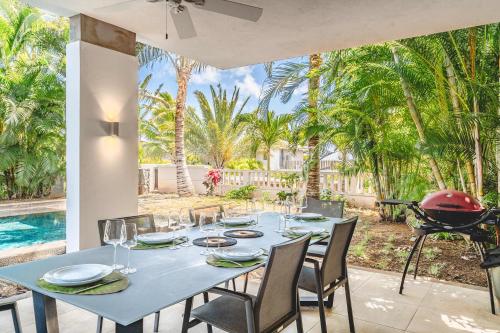 Kolam renang di atau dekat dengan Villa Numa - Exclusive Seaside Escape