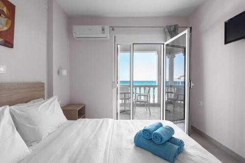 Gallery image of Blue Flag Beachfront Studios, Nilie Hospitality MGMT in Olympiaki Akti