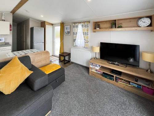 Μια τηλεόραση ή/και κέντρο ψυχαγωγίας στο Sandy Paws - Uk45511