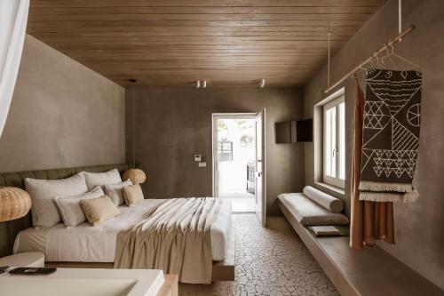 Thoe Suites Naxos - Indoor Jacuzzi