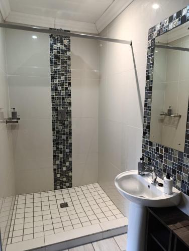 Ein Badezimmer in der Unterkunft Reef View BnB