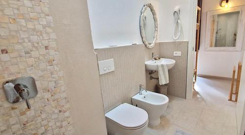 Ένα μπάνιο στο Casa Oneglia