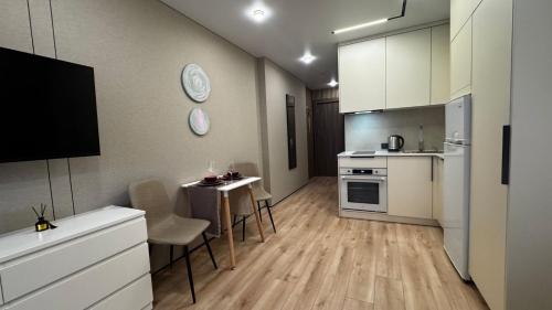 Una cocina o zona de cocina en Sunset Studio Apartment