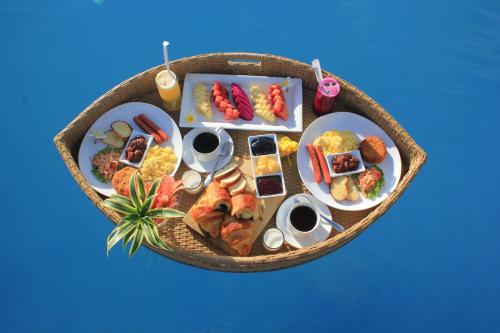 Φαγητό σε αυτό το ξενοδοχείο ή κάπου εκεί κοντά