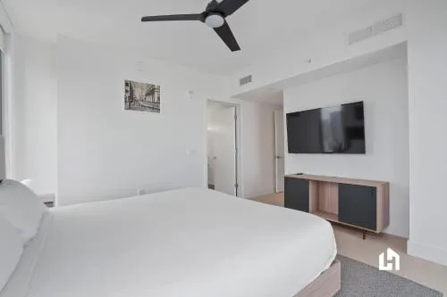 Stylish Apartments with Partial Ocean Views in Downtown! photo 161