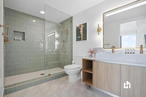 Stylish Apartments with Partial Ocean Views in Downtown! photo 165