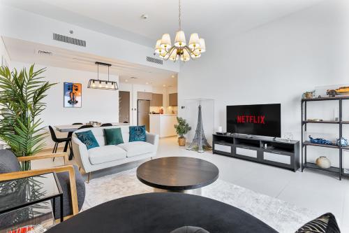 Sleek 3BR with Burj Park & Dubai Fountain view