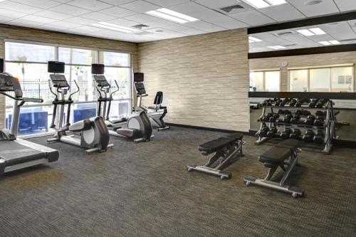 Fitness centrum a/nebo fitness zařízení v ubytování Courtyard by Marriott New Orleans Westbank/Gretna