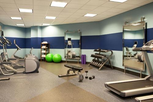 Fitness centrum a/nebo fitness zařízení v ubytování Four Points By Sheraton - Saginaw