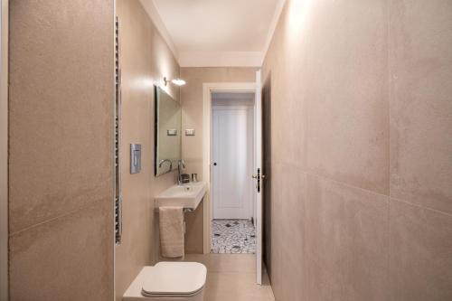 Bright and spacious flat in the hearth of Rome