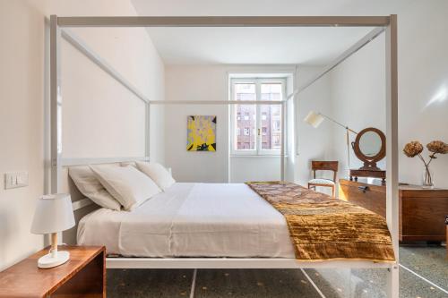 Bright and spacious flat in the hearth of Rome