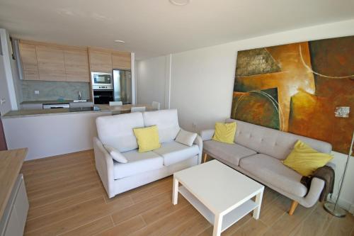 Casa Medano 33 by Rentmedano, 2 bedroomed beach front property with parking
