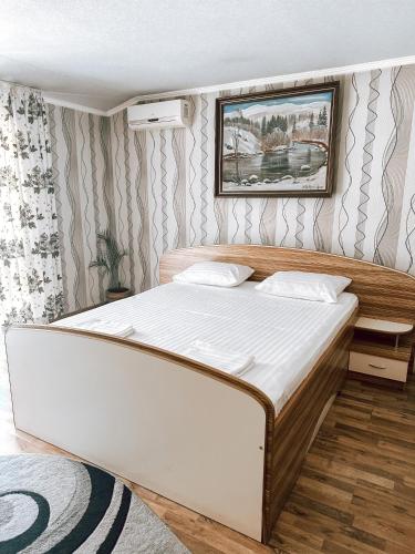 Ένα ή περισσότερα κρεβάτια σε δωμάτιο στο Koral Hotel