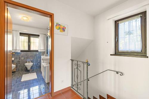 Ένα μπάνιο στο Casa Ana 1 - Losone Center - Happy Rentals