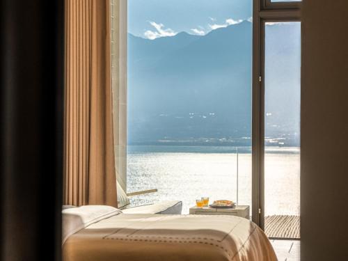 Gambar di galeri bagi 大理石之上Cloud Edge Cabin全视野苍洱半山海景别墅酒店洱海观景店 di Dali