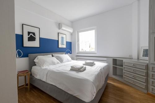 Massive 2 Apartment Combo Unbeatable Acropolis Views Sleeps 9