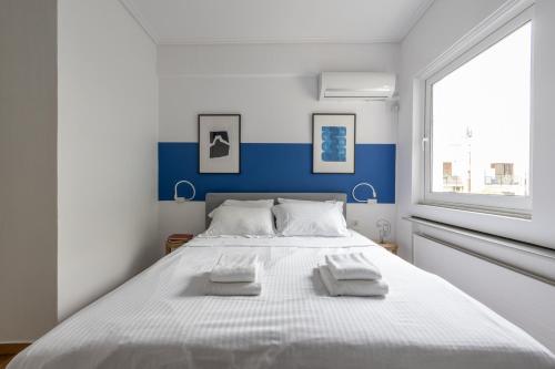 Massive 2 Apartment Combo Unbeatable Acropolis Views Sleeps 9