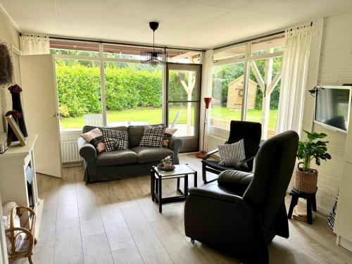 Posezení v ubytování Bungalow Goudhaver | 4 personen - Vakantiepark De Kremmer