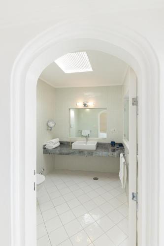 Gambar di galeri bagi Hotel Mamela di Capri