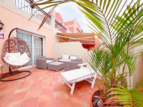 Townhouse in peaceful Palm Mar, Heated Pool, Parking! PM6