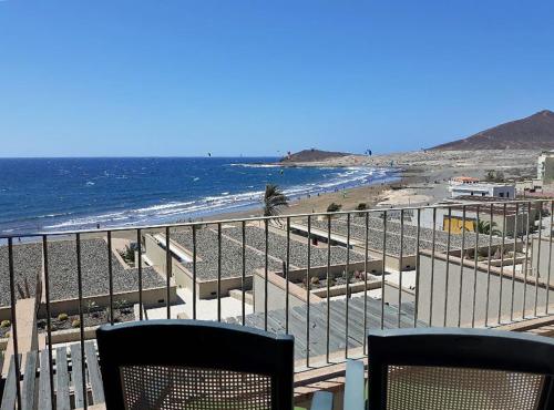 Casa Medano 40 by rentmedano, 2 bedroomed beach front apartment with parking
