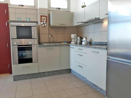 Casa Medano 40 by rentmedano, 2 bedroomed beach front apartment with parking