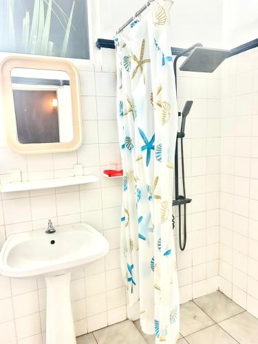 Un baño de Hotel Marilyn