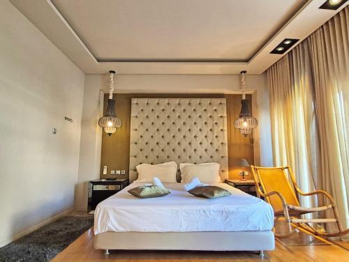 Modern Villa in the heart of Athens Riviera with garden
