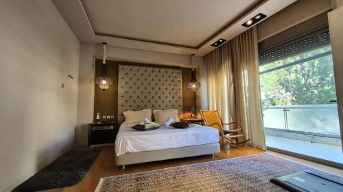 Modern Villa in the heart of Athens Riviera with garden