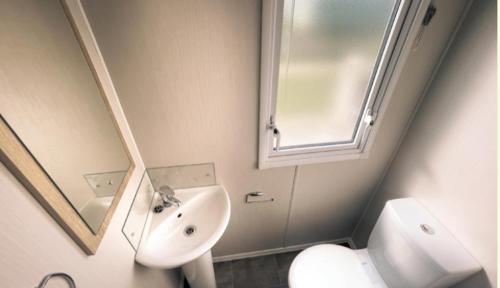 Ένα μπάνιο στο 3 Bed-Sleeps 8-Free Parking-10 Min to Beach